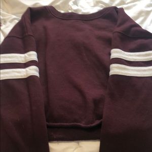 maroon cropped tee